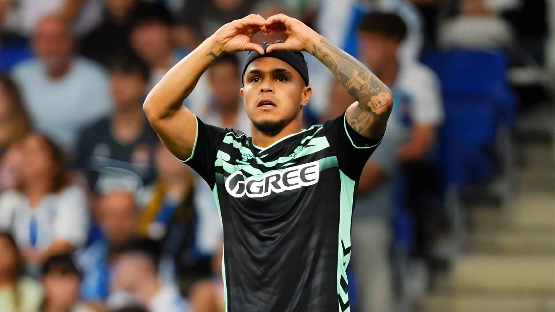 Cucho Hernández celebra su gol en el Espanyol - Real Betis | LaLiga