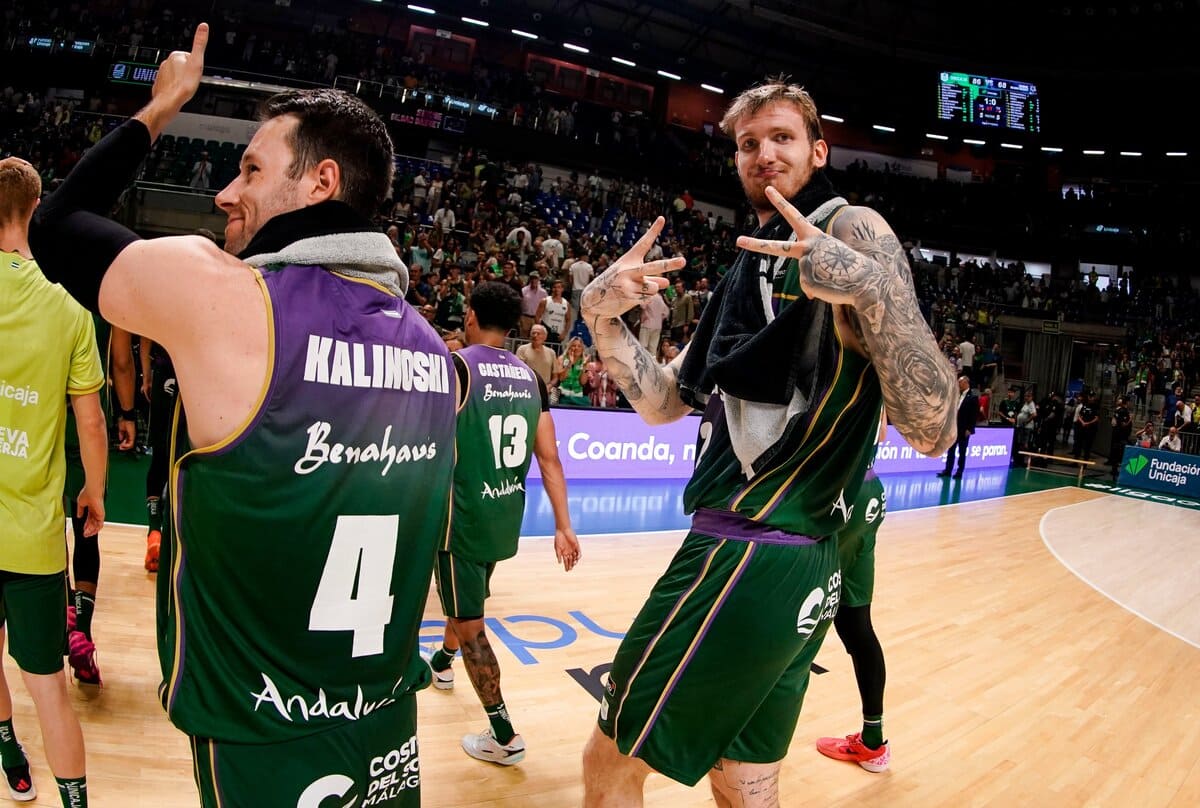 Jugadores del Unicaja Baloncesto celebrando la victoria ante el Surne Bilbao | Unicaja Baloncesto
