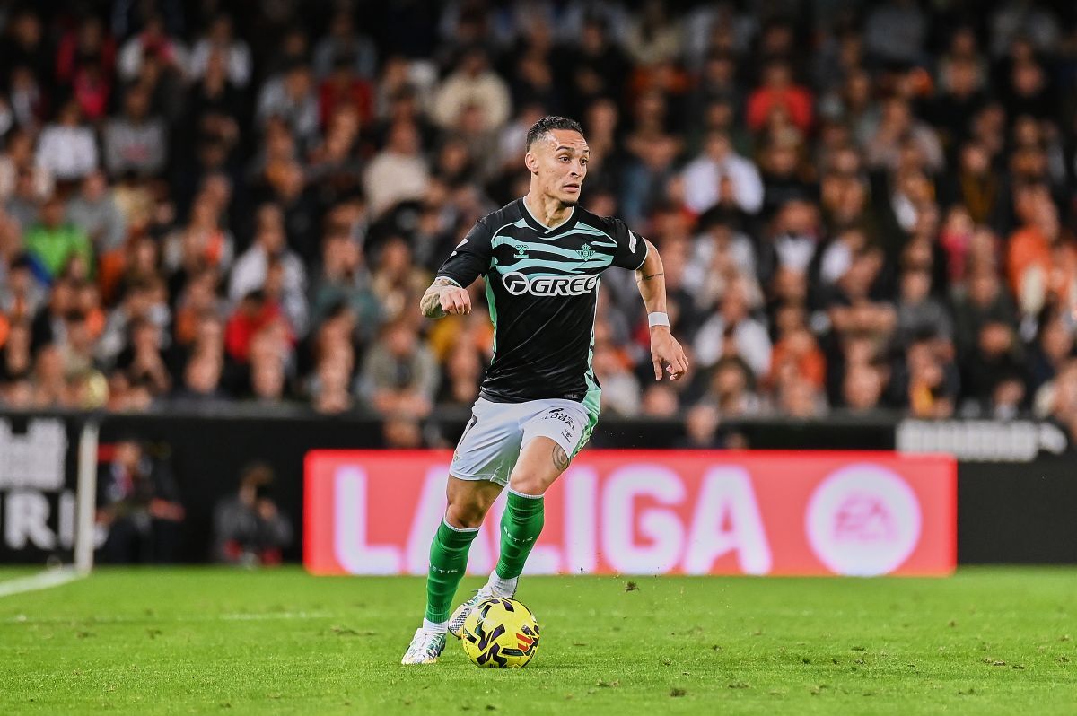 Antony en el Valencia CF - Real Betis | Salvador López Medina para El MIRA