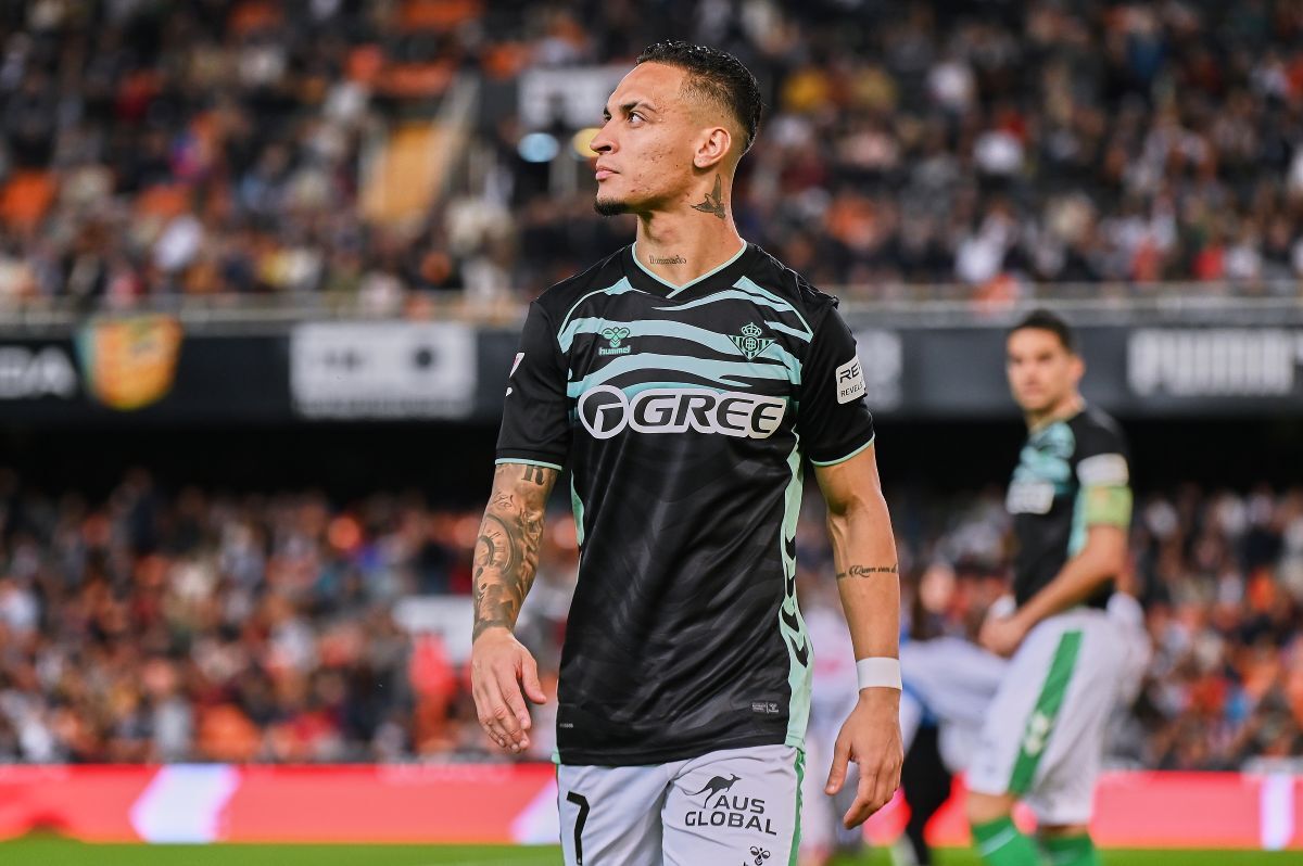 Antony en el Valencia CF - Real Betis | Salvador López Medina para El MIRA