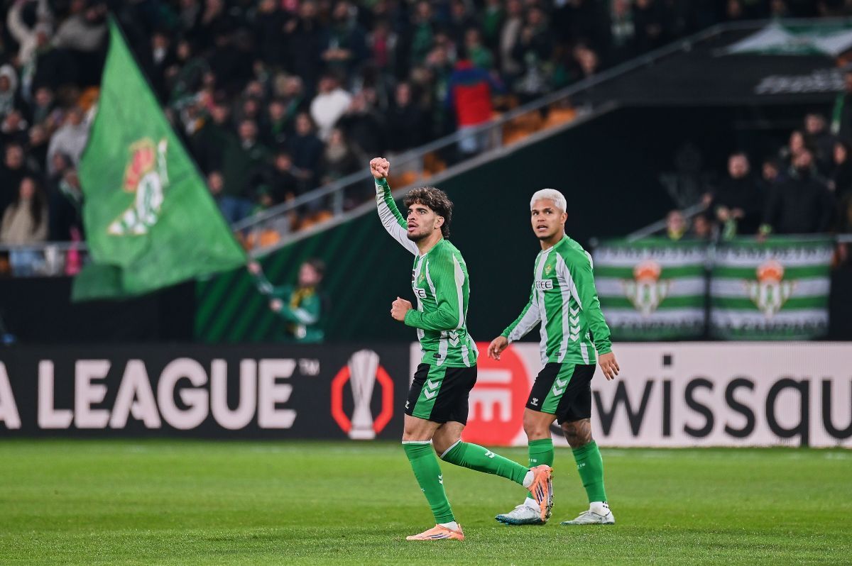 Abde celebra su gol en el Real Betis - Utrecht | Salvador López Medina para El MIRA