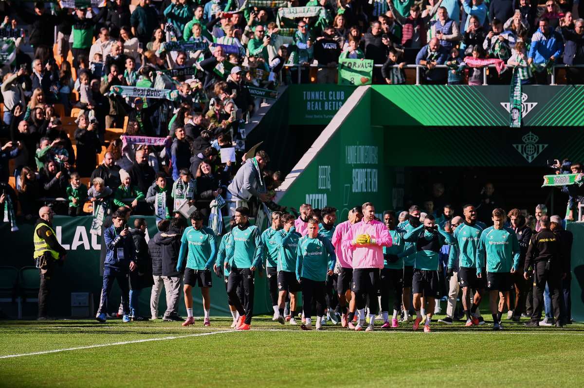 Entrenamiento a puertas abiertas del Real Betis previo a El Gran Derbi | Salvador López Medina