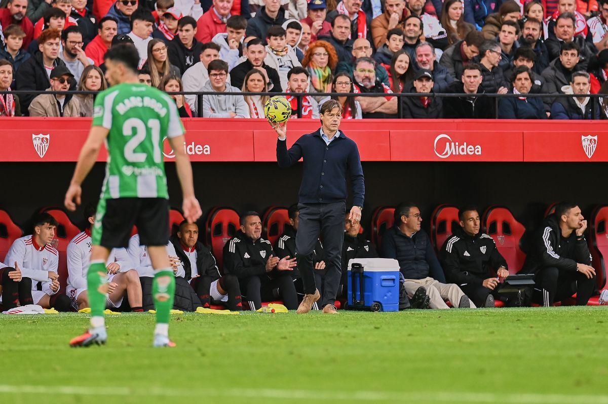 Matías Almeyda en el Sevilla FC - Real Betis | Salvador López Medina