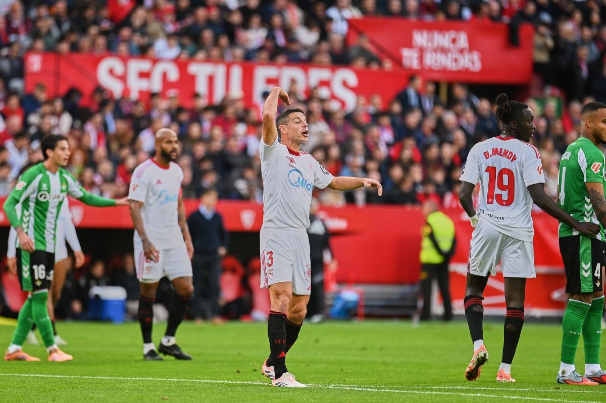 Azpilicueta en el Sevilla FC - Real Betis | Salvador López Medina
