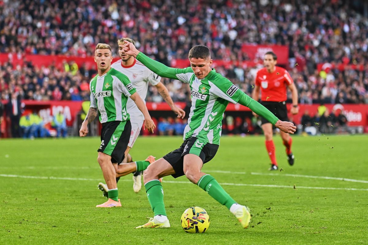 Sergi Altimira en el Sevilla FC - Real Betis | Salvador López Medina