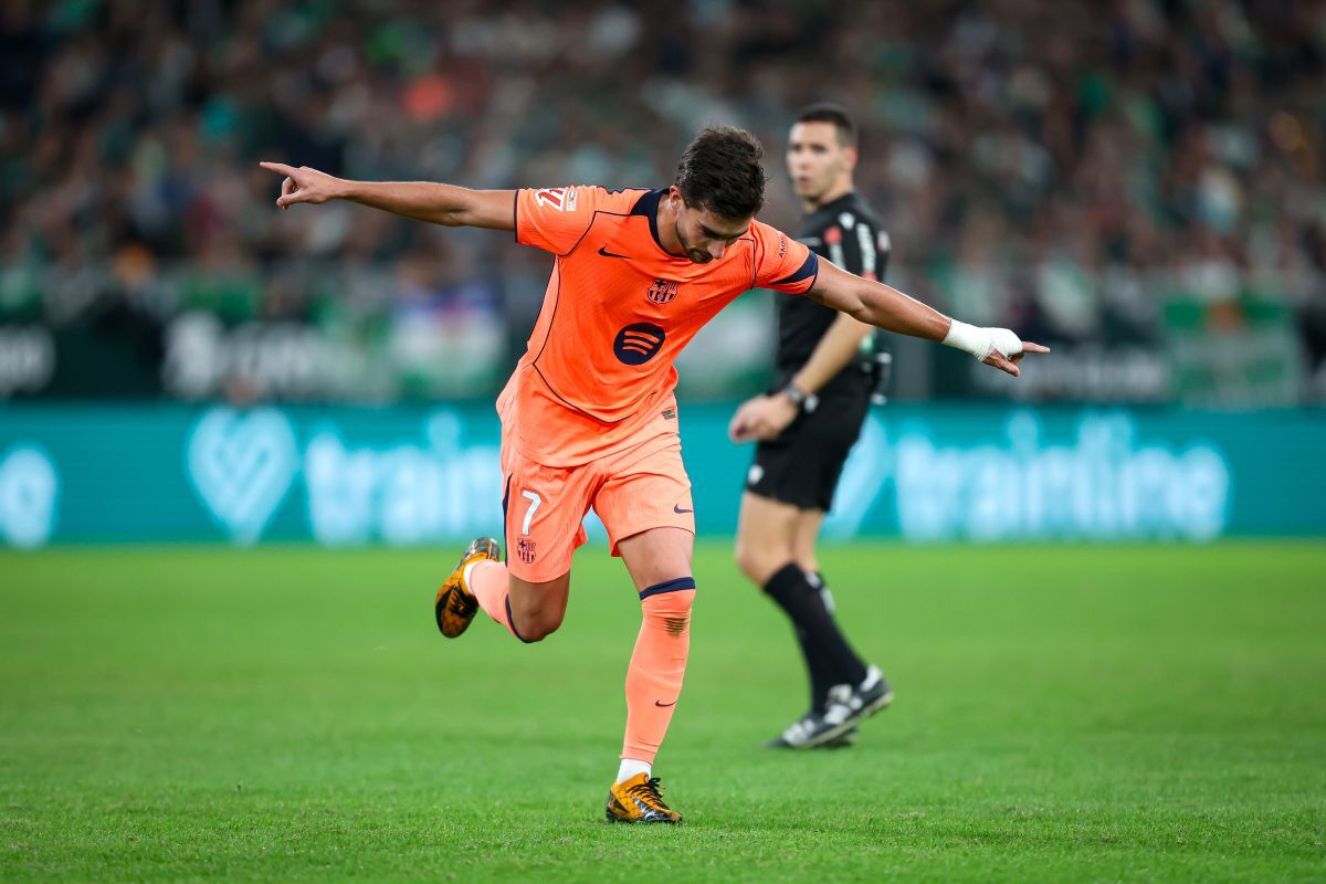 Ferran Torres celebra uno de sus goles en el Real Betis - FC Barcelona | El MIRA