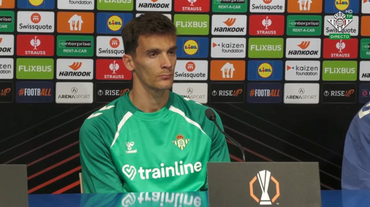 Diego Llorente en la rueda de prensa previa al Dinamo Zagreb - Real Betis | Real Betis TV