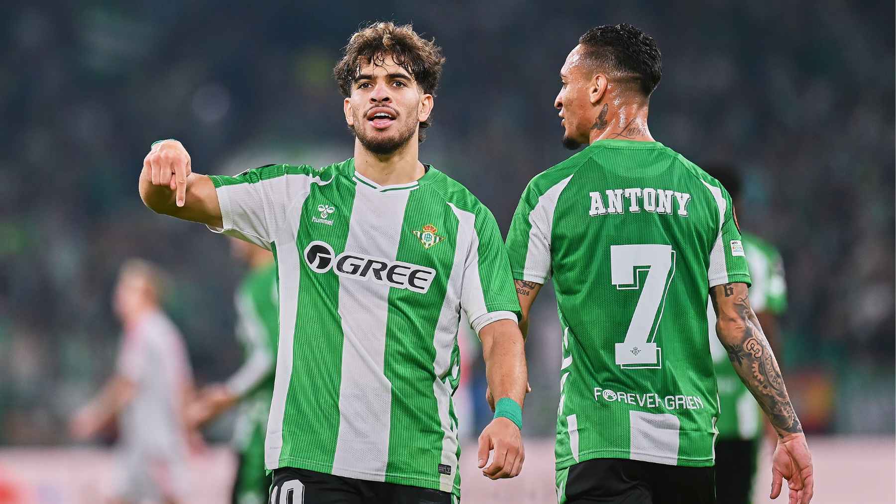 Abde y Antony en el Real Betis - Olympique Lyon | Salvador López Medina