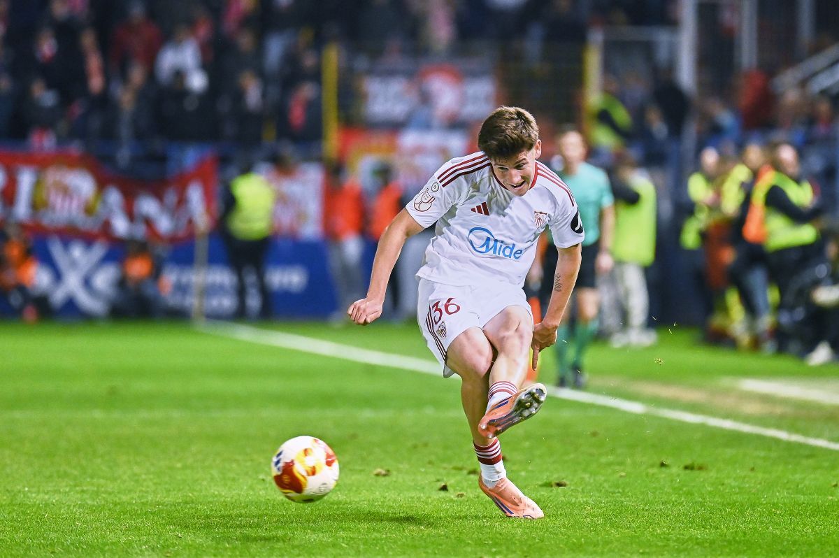 Oso en el Extremadura - Sevilla FC | Salvador López Medina