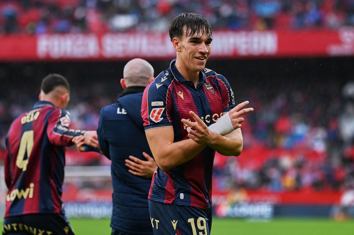 Espí celebra su gol en el Sevilla FC - Levante UD | Salvador López Medina