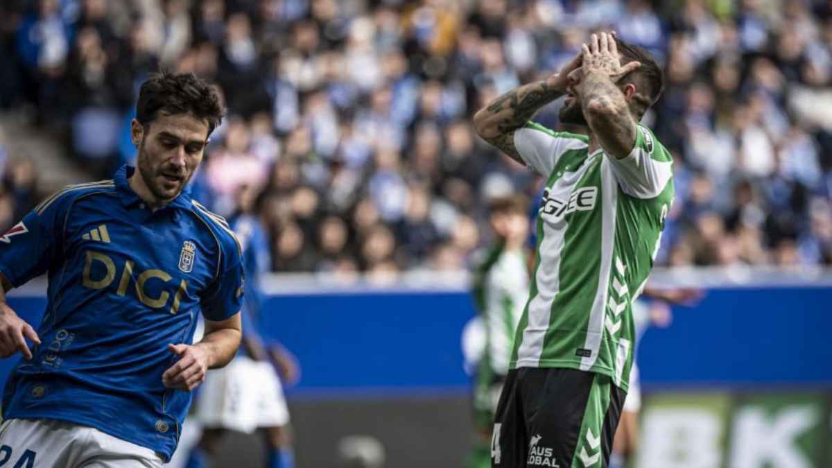 Aitor Ruibal en el Real Oviedo - Real Betis | LaLiga