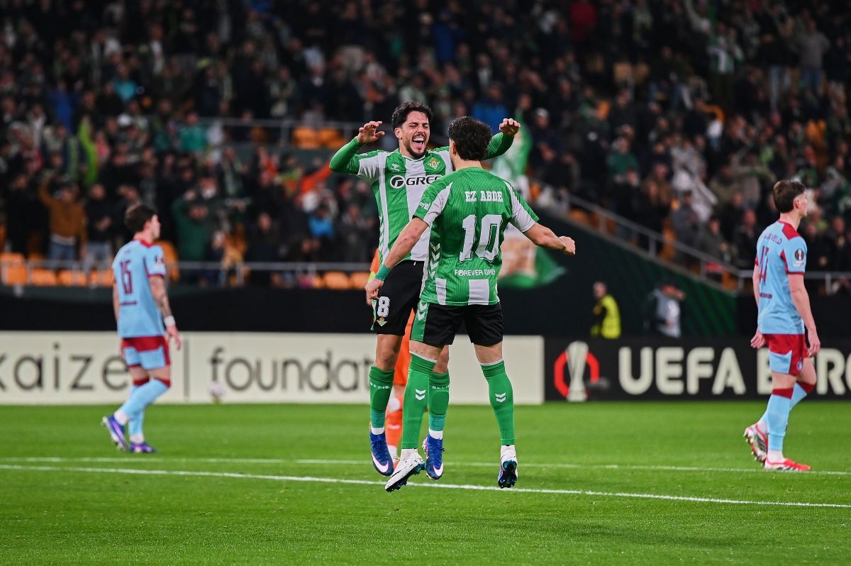 Abde y Fornals en el Real Betis - Feyenoord | Salvador López Medina