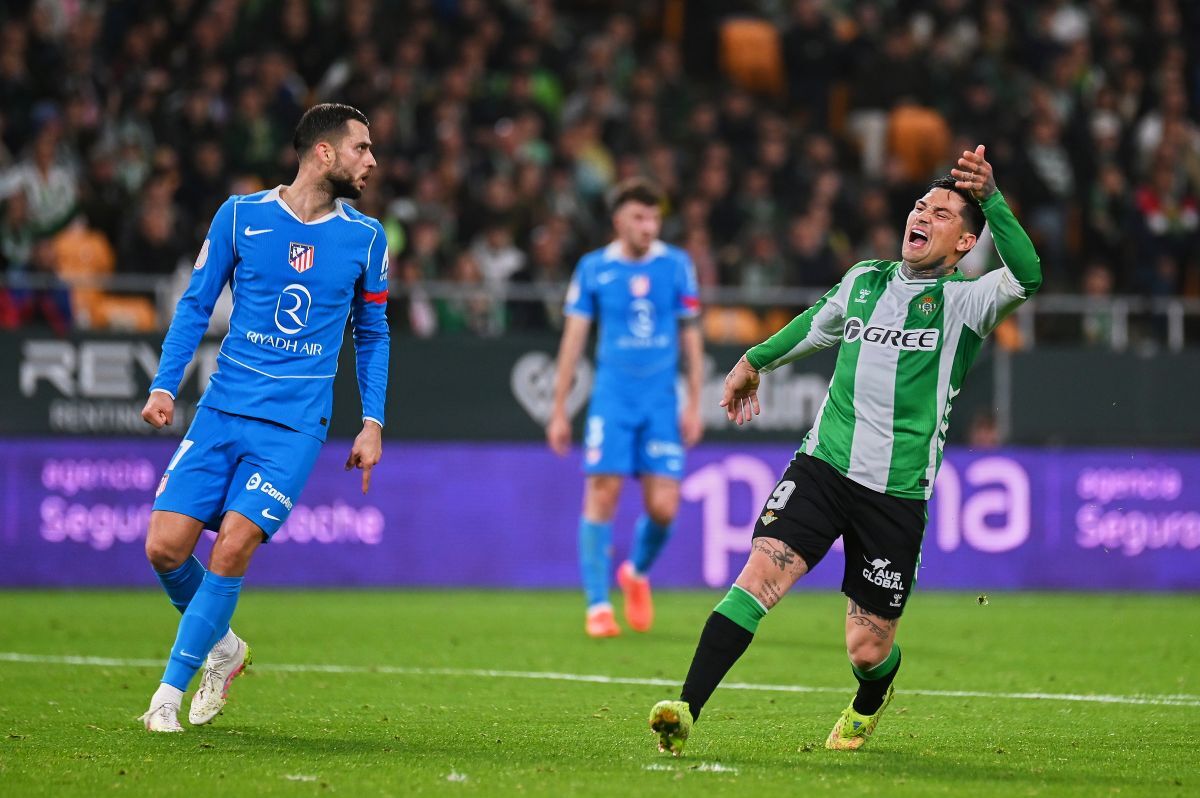 Chimy Ávila en el Real Betis - Atlético de Madrid | Salvador López Medina para El MIRA