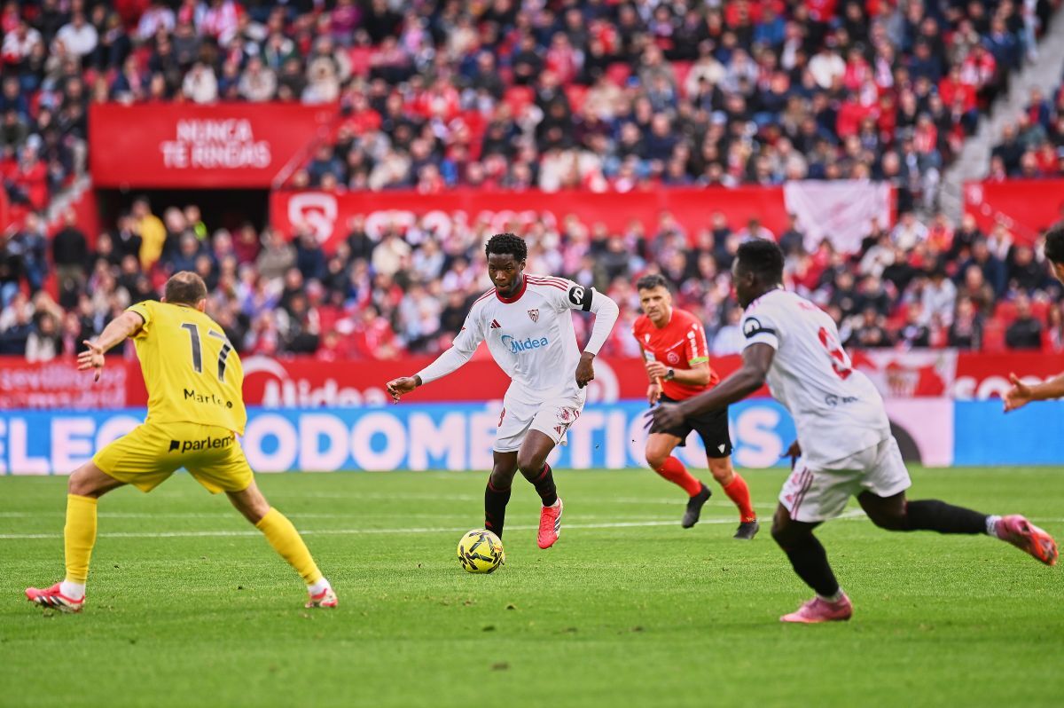 Agoumé en el Sevilla FC - Girona | Salvador López Medina