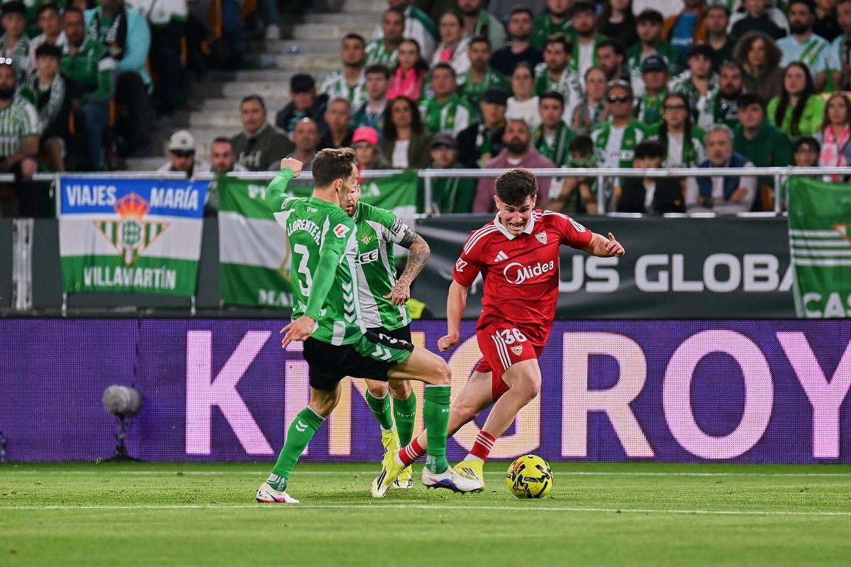 Oso en el Real Betis - Sevilla FC | Salvador López Medina