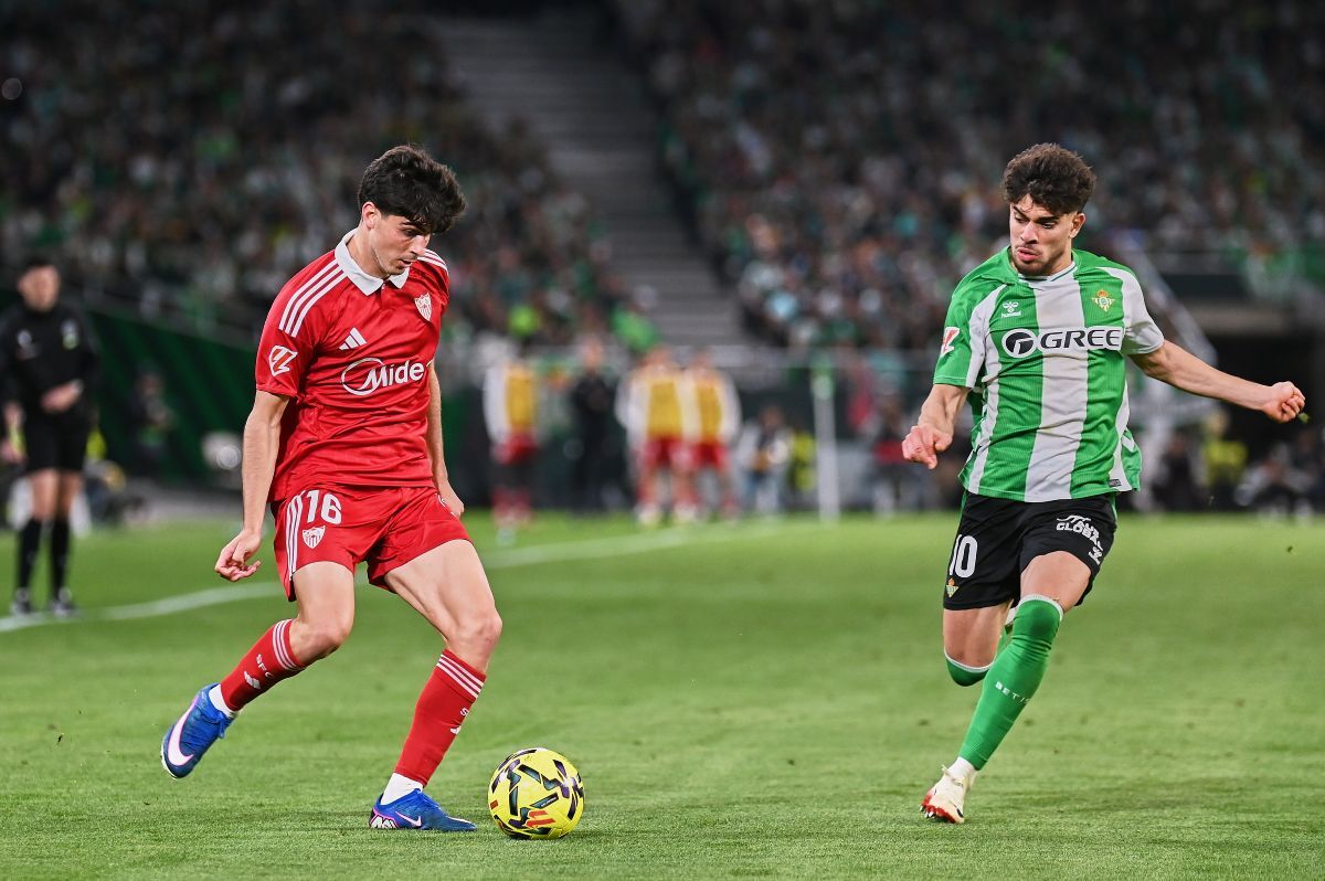 Juanlu y Abde en el Real Betis - Sevilla FC | Salvador López Medina