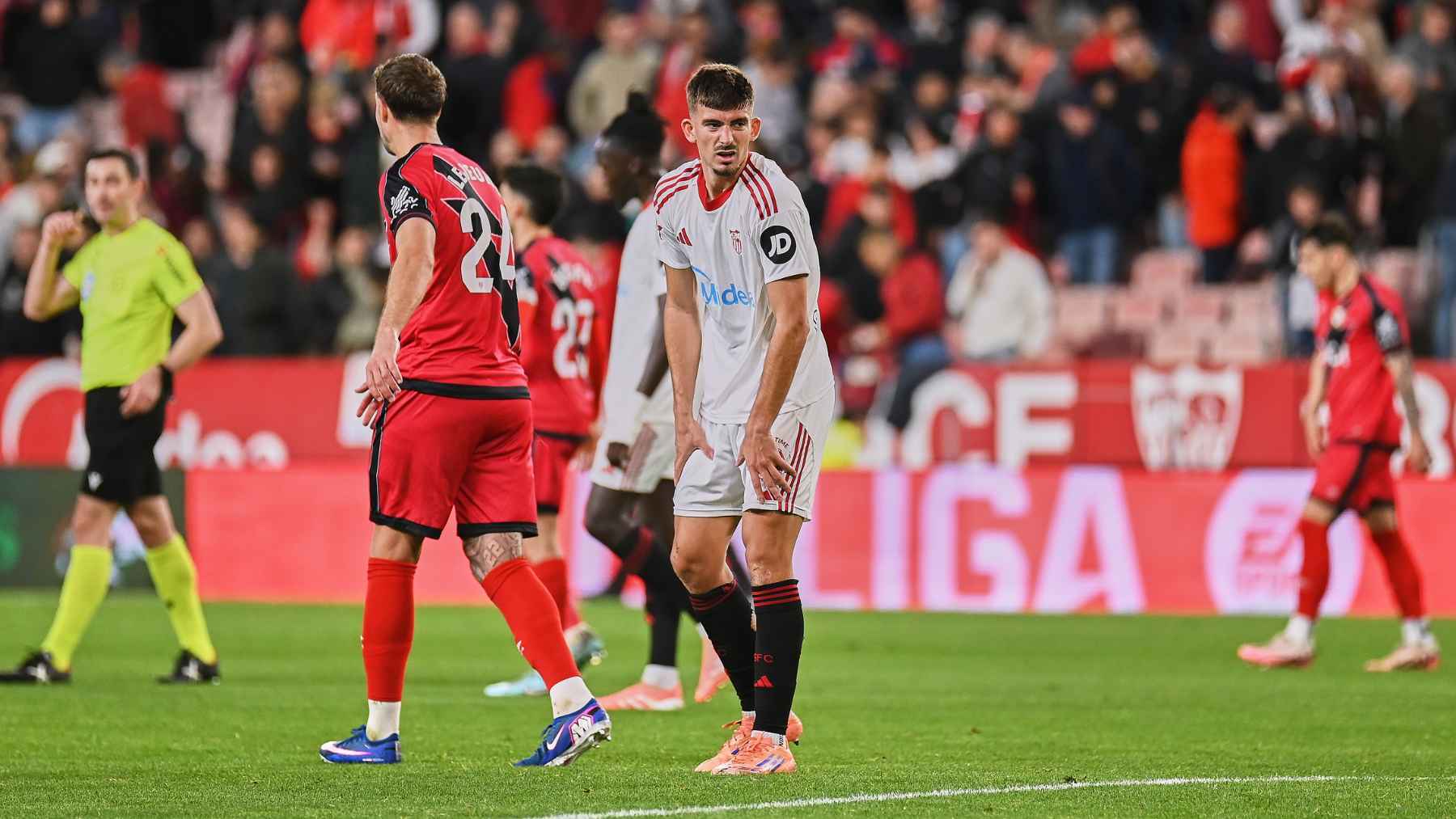Kike Salas en el Sevilla FC - Rayo Vallecano | Salvador López Medina