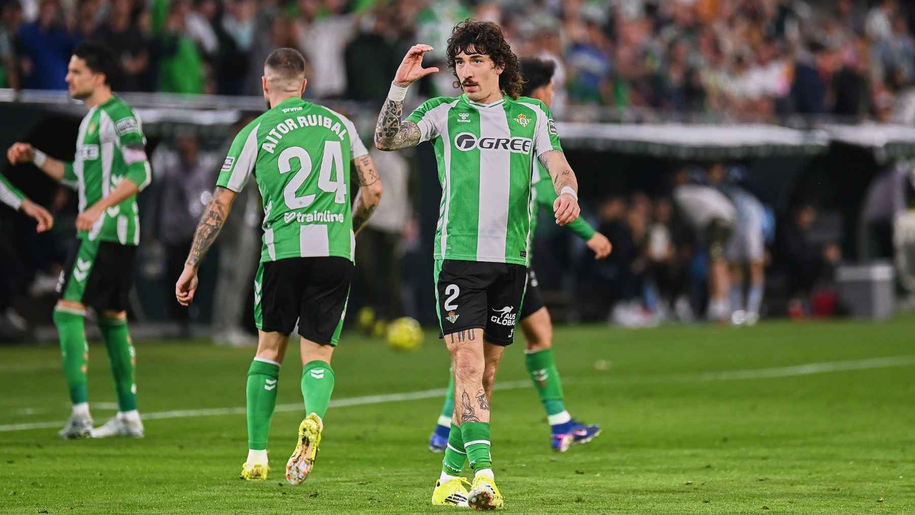 Héctor Bellerín celebra su gol en el Real Betis - Celta de Vigo | Salvador López Medina