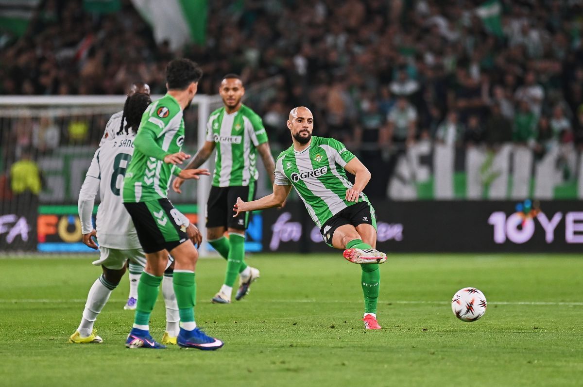 Amrabat en el Real Betis - Panathinaikos | Salvador López Medina