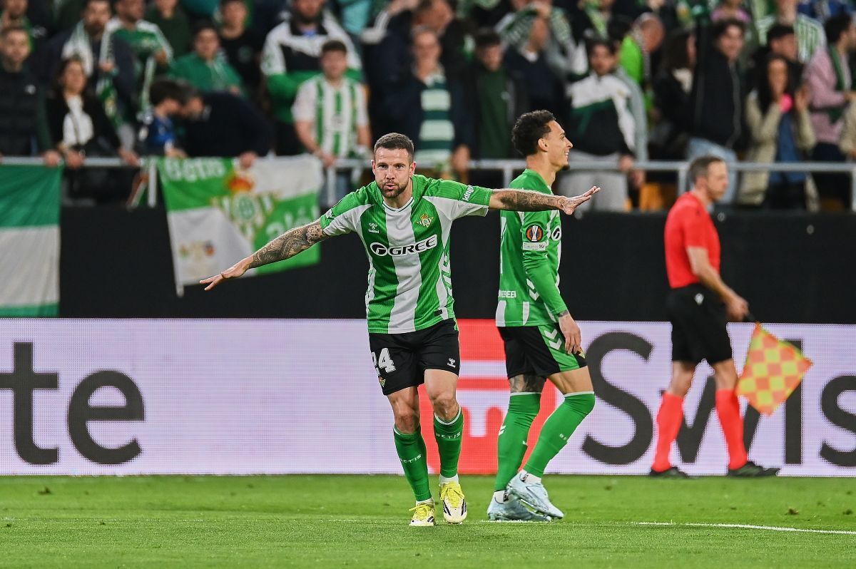 Aitor Ruibal celebra su gol en el Real Betis - Panathinaikos | Salvador López Medina
