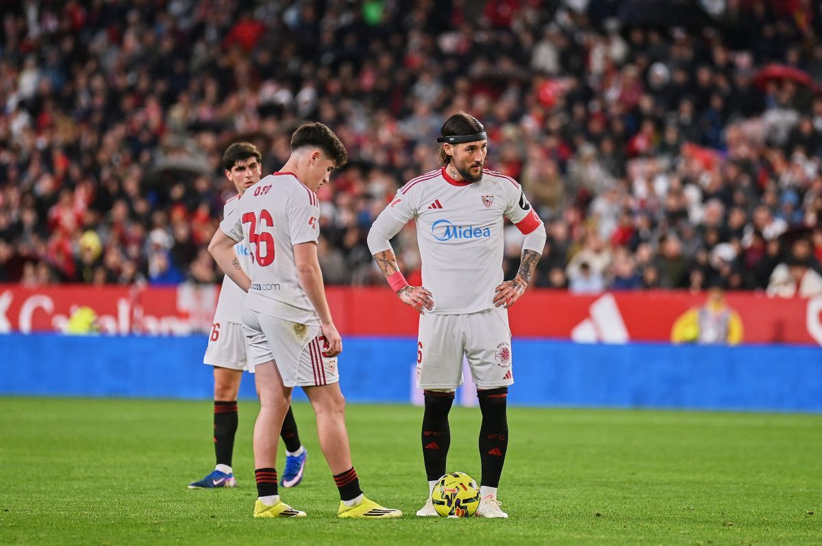 Gudelj y Oso en el Sevilla FC - Rayo Vallecano | Salvador López Medina