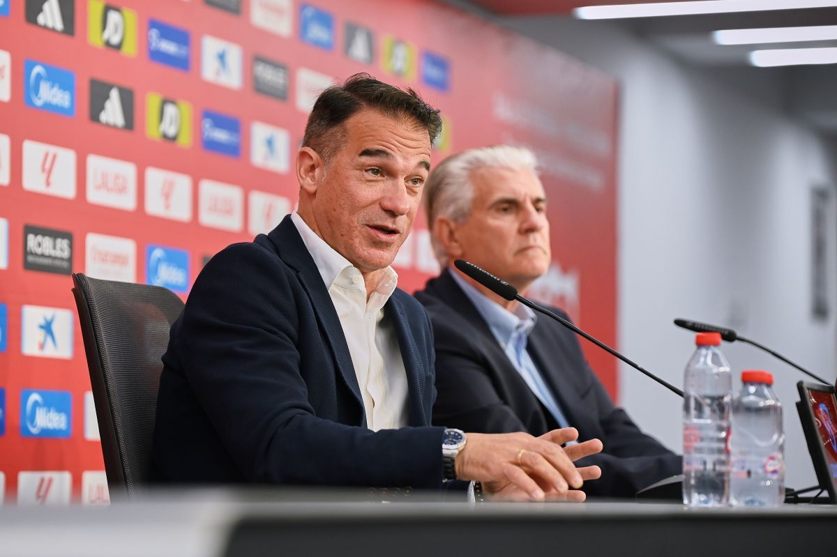 Luis García Plaza en su presentación con el Sevilla FC | Salvador López Medina para El MIRA