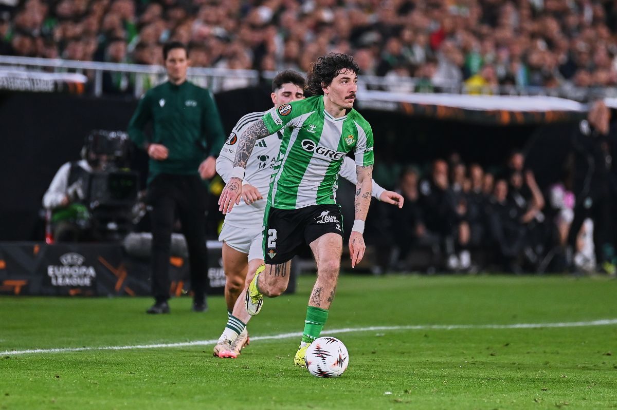 Héctor Bellerín en el Real Betis - Panathinaikos | Salvador López Medina