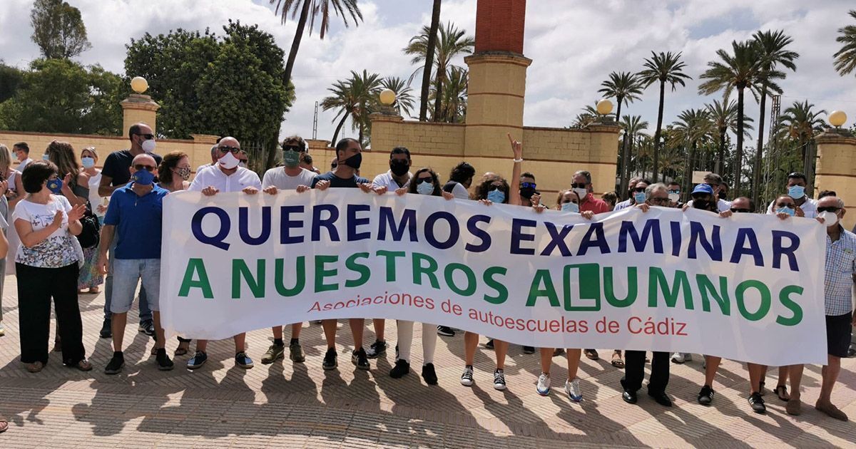Manifestación autoescuelas en Jerez | Foto: Jesús Catalán (ElMira.es)