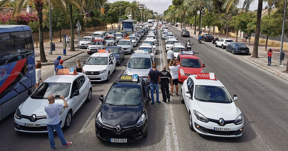 Manifestación autoescuelas en Jerez | Foto: Jesús Catalán (ElMira.es)