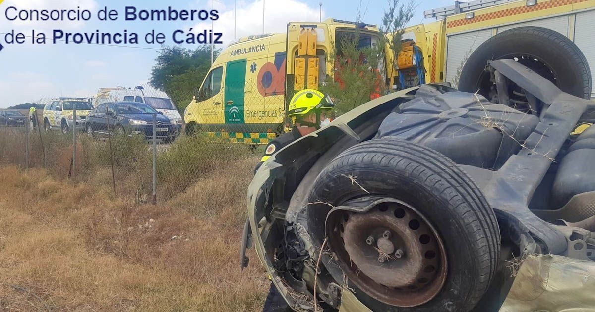 Accidente con vuelco en La Barca Jerez