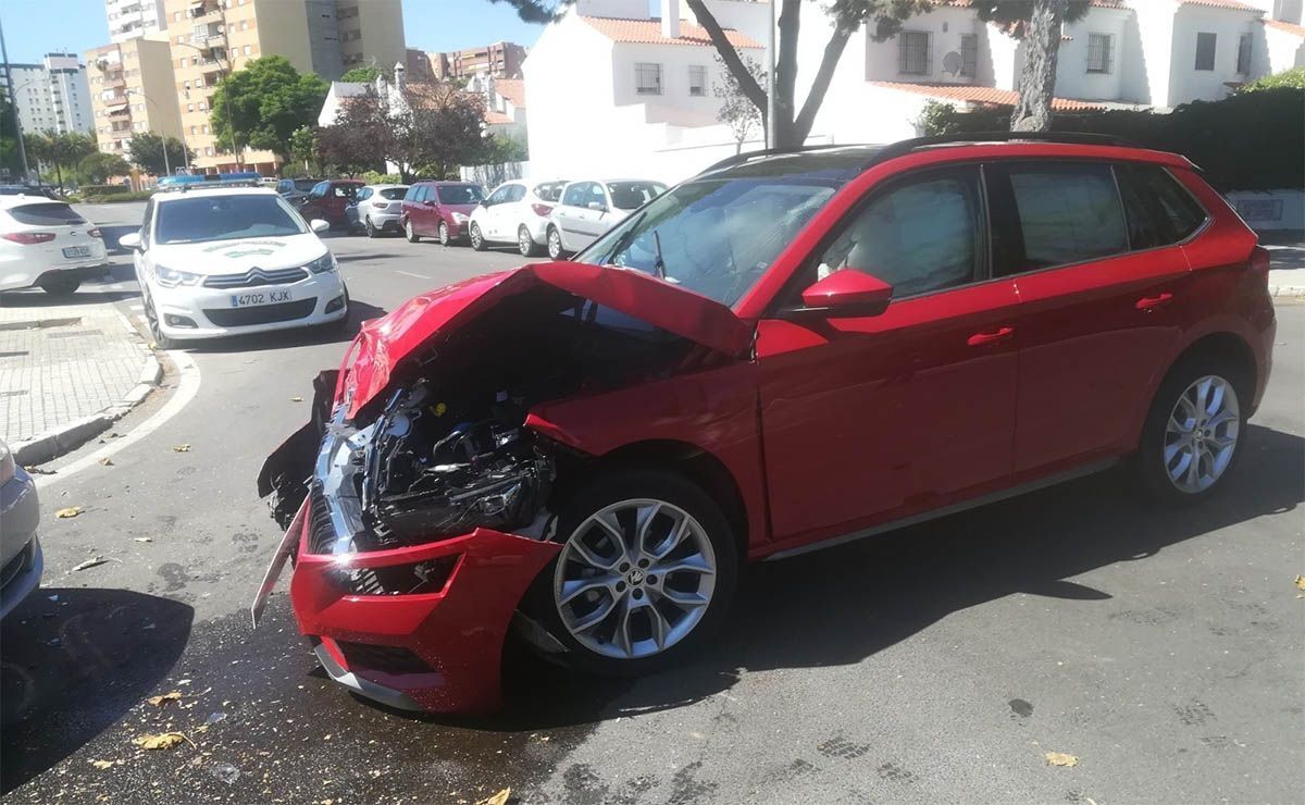 Accidente de coche avenida san joaquin jerez