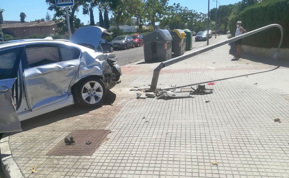 Accidente de coche avenida san joaquin jerez