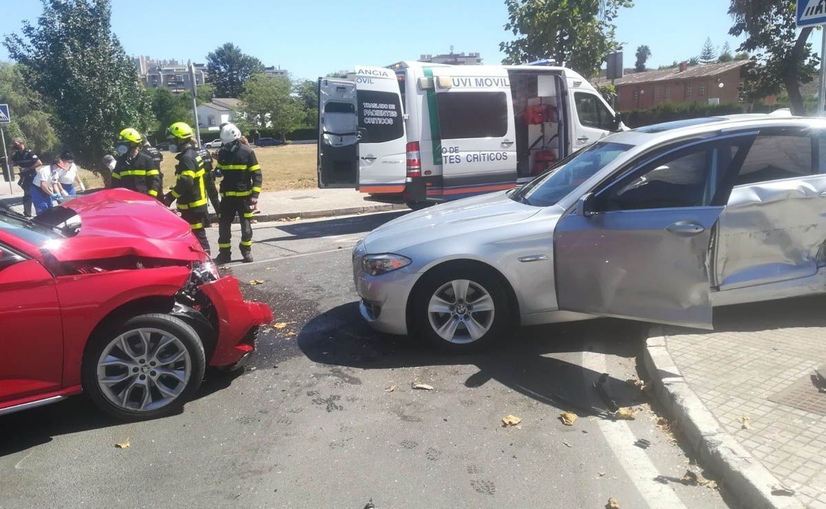 Accidente de coche avenida san joaquin jerez