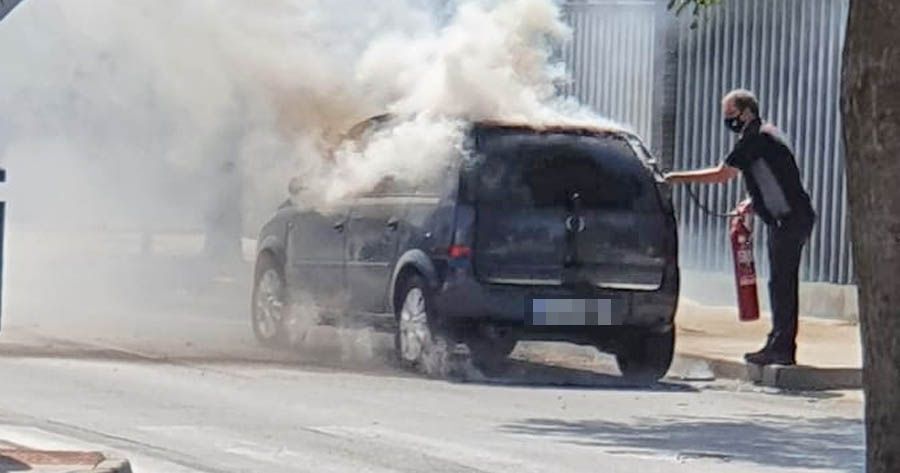 Incendio coche en llamas la milagrosa Jerez