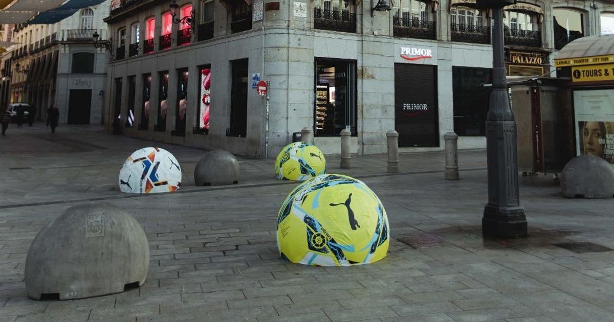 Retiran los balones pintados en bolardos de Madrid al provocar 'lesiones'