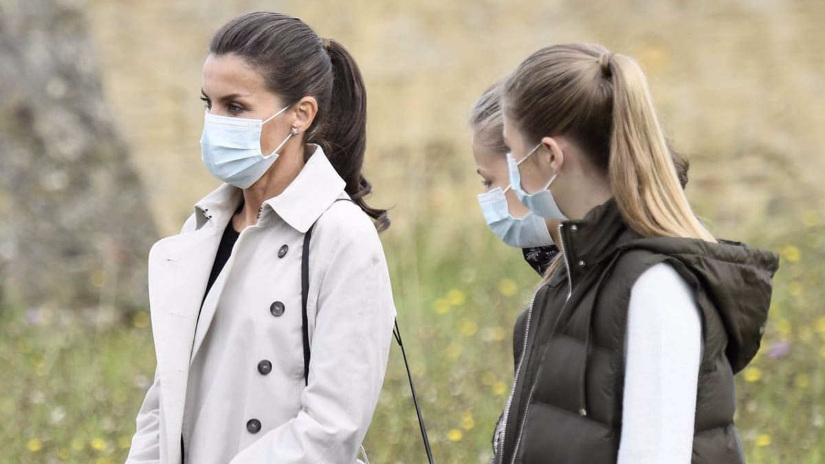 Reina Letizia junto a Princesas Leonor y Sofía