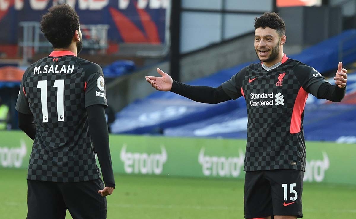 Salah y Oxlade Chamberlain en el Crystal Palace-Liverpool