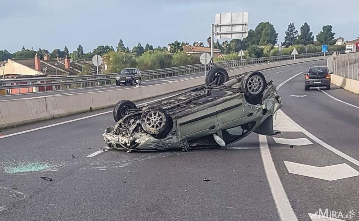 accidente vuelco coche en el puerto en la A491