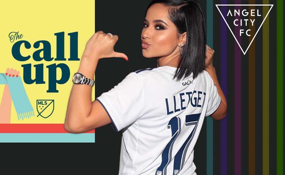 Becky G con la camiseta del Angel City FC
