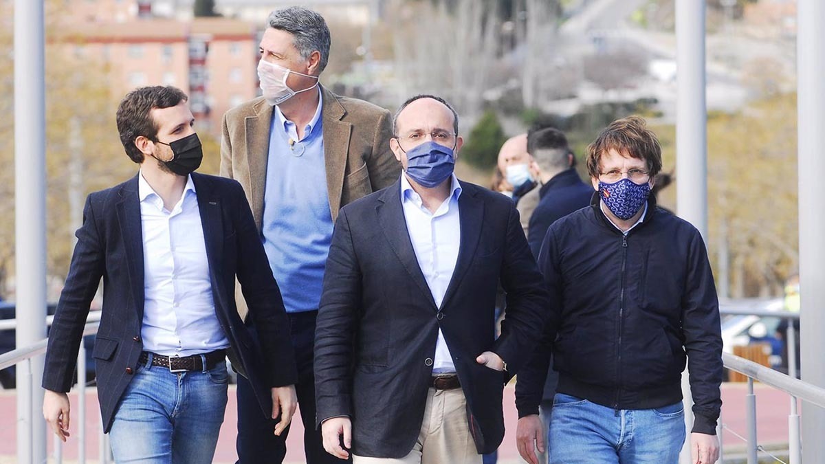 El presidente del PP, Pablo Casado, el alcalde de Badalona (Barcelona), Xavier Garcia Albiol, el candidato al 14F, Alejandro Fernández, y el alcalde de Madrid, José Luis Martínez-Almeida, en un acto en Badalona - ALBERTO PAREDES - EUROPA PRESS