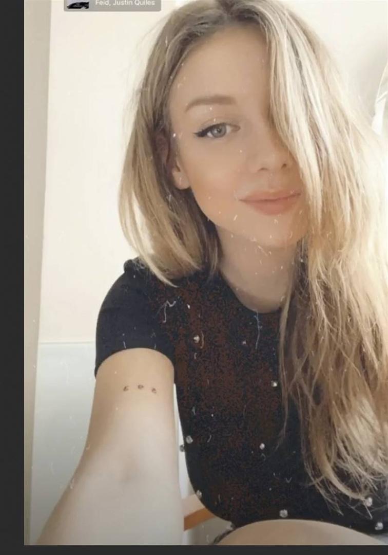 Tatuaje de Ester Expósito